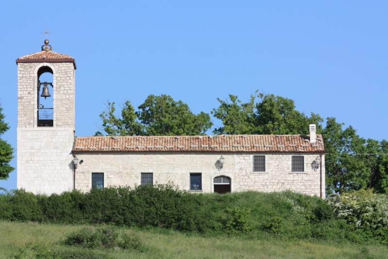 File:Vinchiaturo - Chiesa 3.jpg
