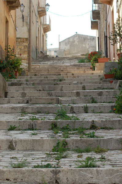 File:Vita - Vicolo.jpg