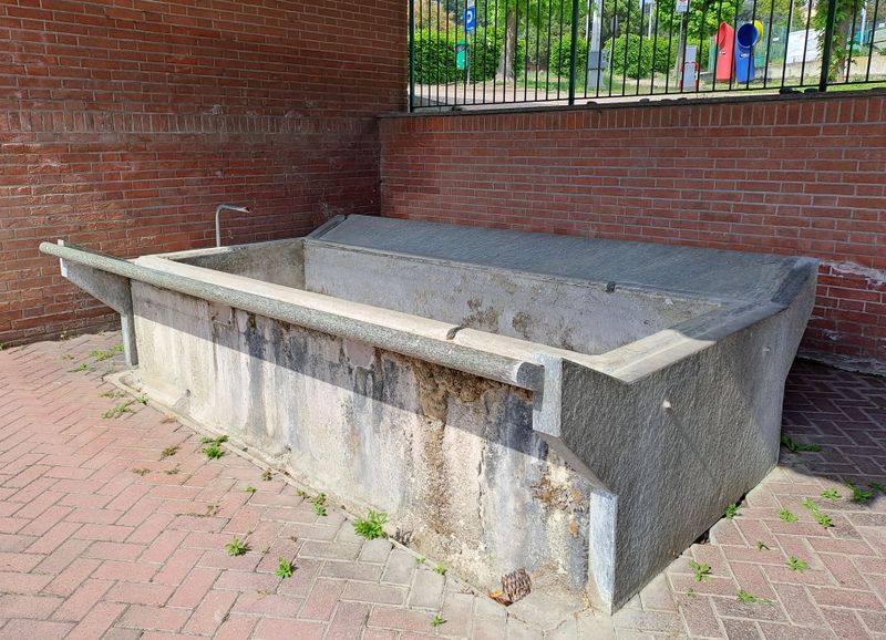 File:Viverone - Lavatoio.jpg